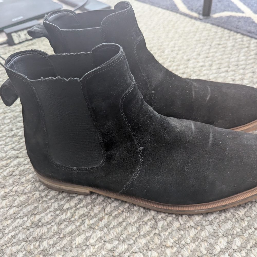 Clarks Black Chukka Boots Sleek Minimalist Design
